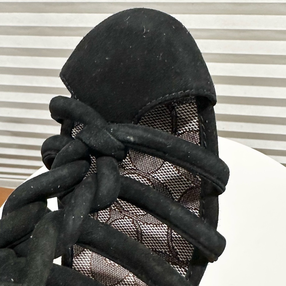 🌸COACH🌸 Black Suede Strappy Sandal Size: 5 - Picture 9 of 11